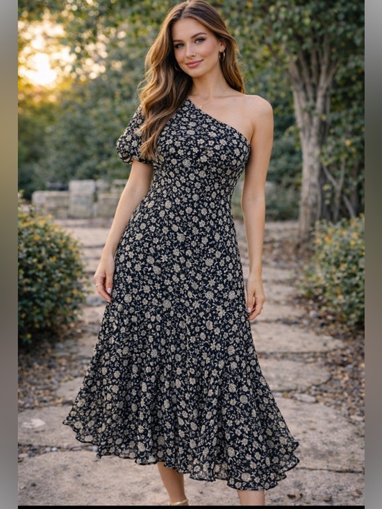 Astr Dresses & Skirts - ASTR THE LABEL SANTORI ONE SHOULDER MIDI DRESS NWT FLORAL LARGE SPARKLING THREAD